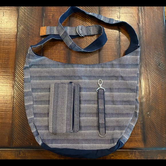 Thirty one Retro Metro crossbody, wallet, wristlet